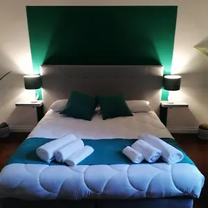 Shine House Guest house